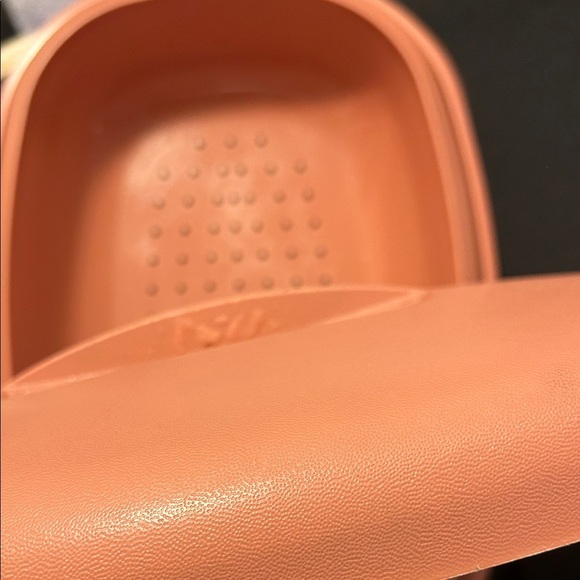 Tupperware Pink Oval Container - Picture 5 of 12